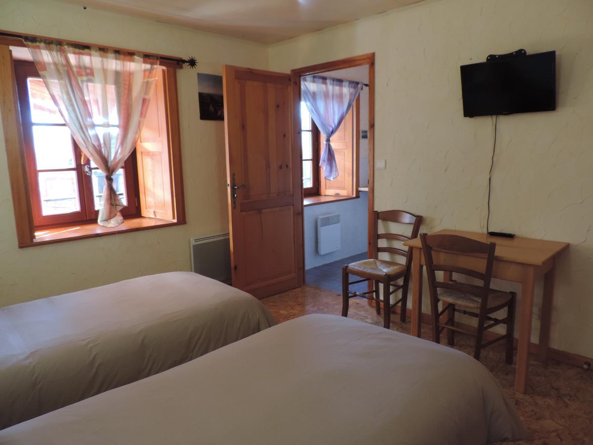 Auberge Du Brabant Chez Titof Roche-en-Regnier 外观 照片